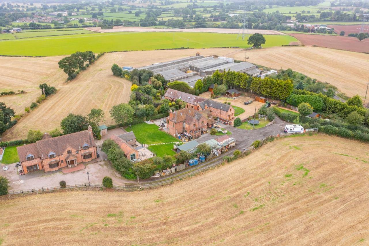 The Pigsty - 3 Bedroom Barn Conversion Coventry Exterior photo